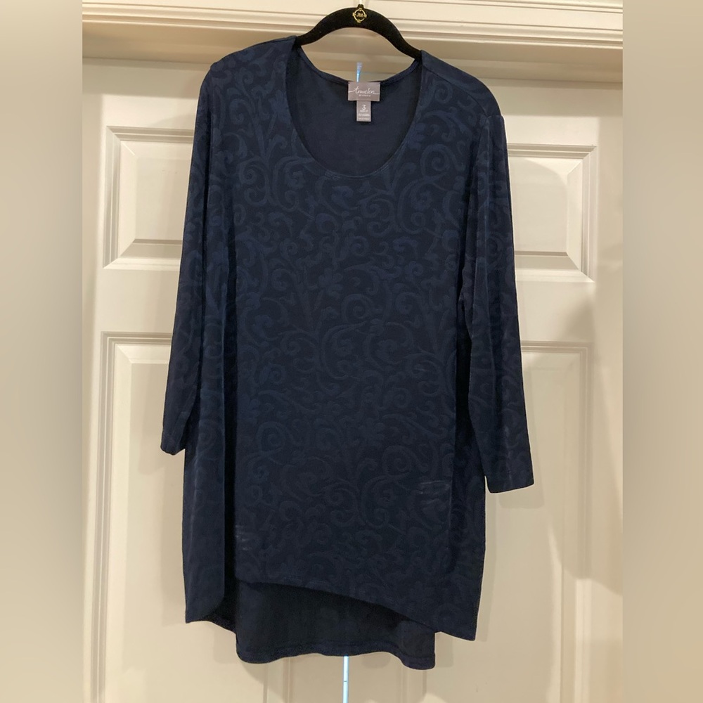 Long sleeve pull over tunic in navy size 3 by Chicos.
